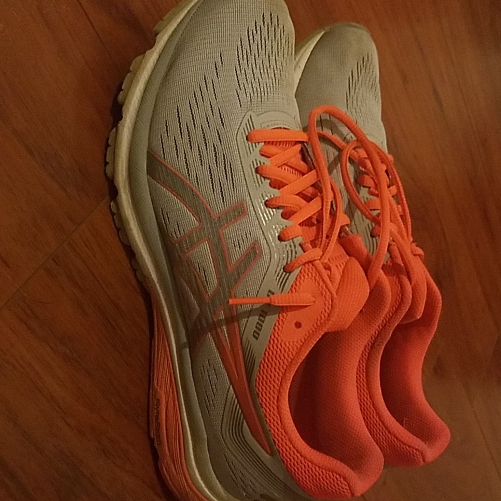 Asics GT-1000